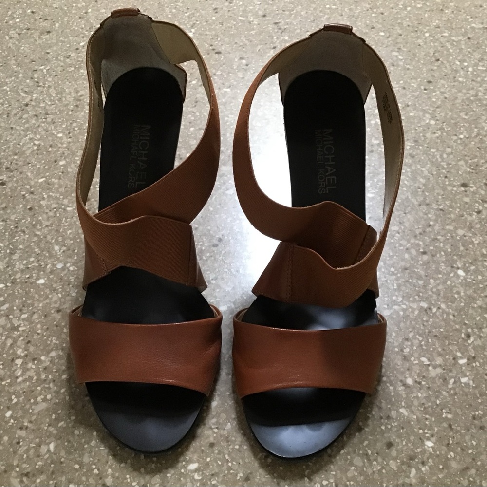 Michael Kors Women's leather Sandals, in tan color